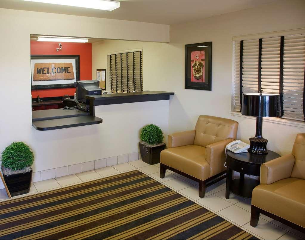 Extended Stay America Select Suites - Newport News - Oyster Point Интерьер фото