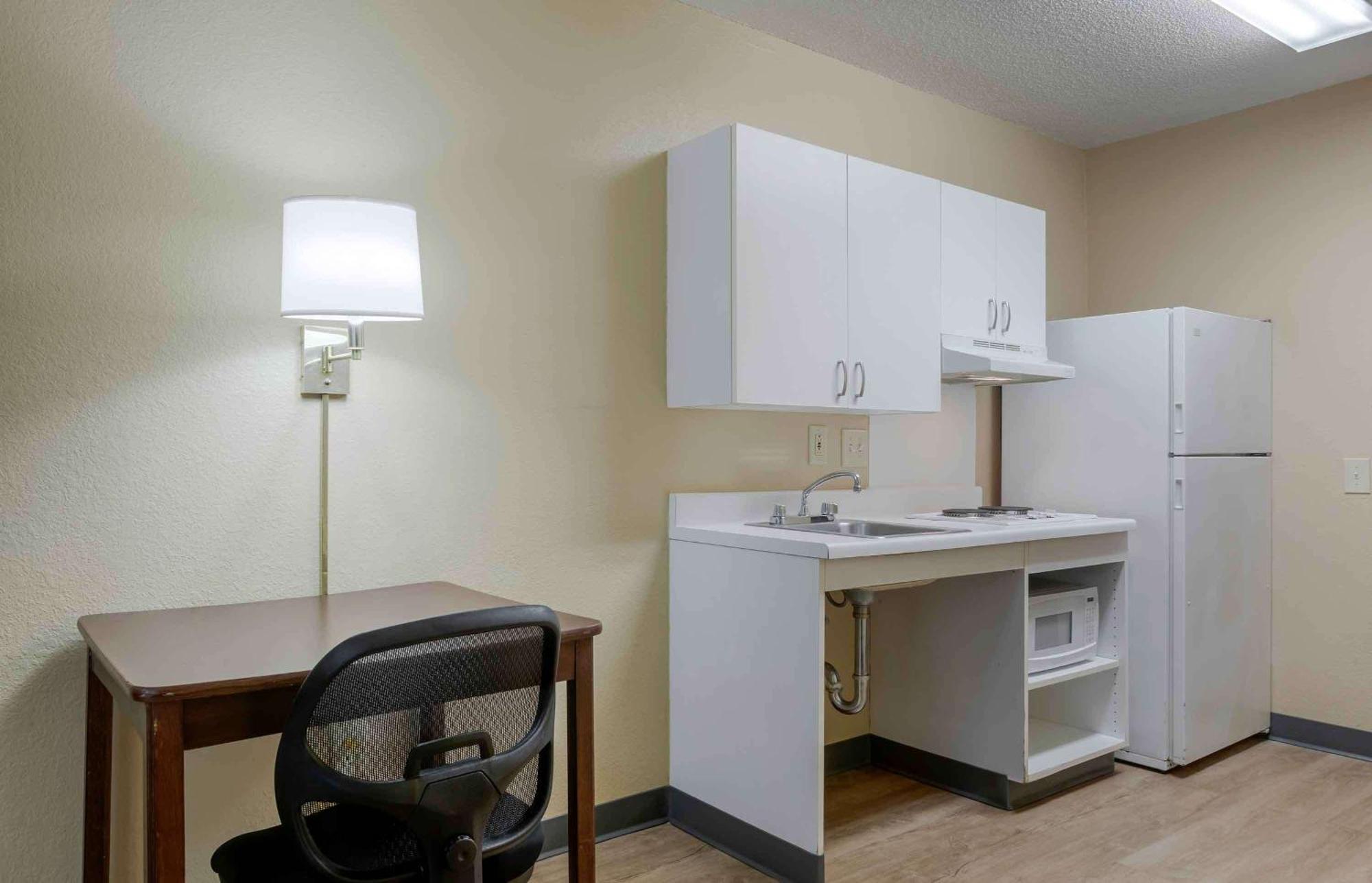 Extended Stay America Select Suites - Newport News - Oyster Point Экстерьер фото