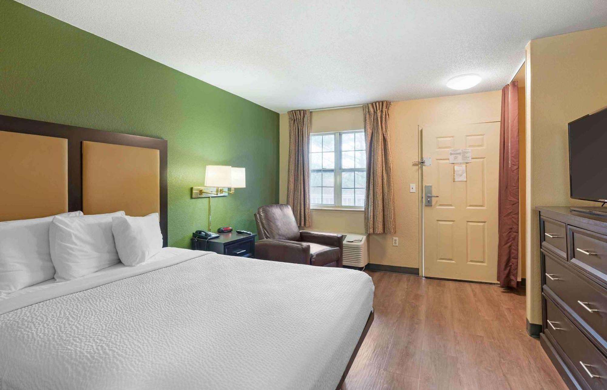 Extended Stay America Select Suites - Newport News - Oyster Point Экстерьер фото