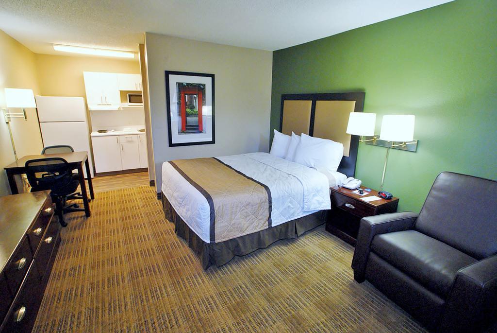 Extended Stay America Select Suites - Newport News - Oyster Point Экстерьер фото
